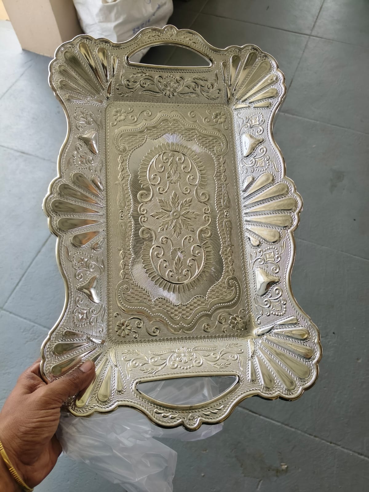 Decor Readymade Saree Tray - 17 Inch 1 Seer Plates
